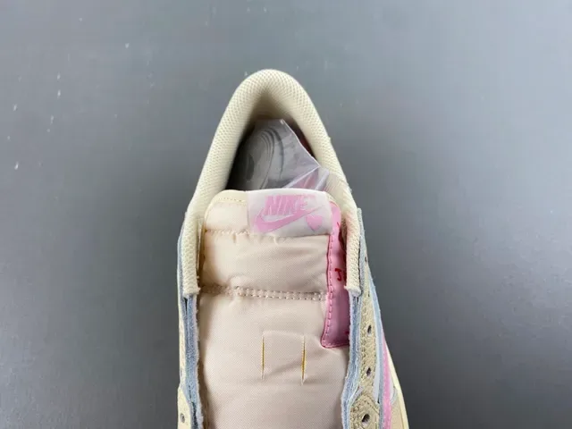 Nike Beige Pink Low-Top Leather Upper Lifestyle Sneakers 6