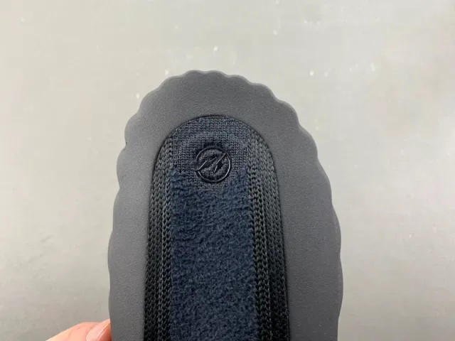 Nike Chaussons Noir Bleu Marine Semelle de Caoutchouc Moldée Panneau Latéral Perforé 5
