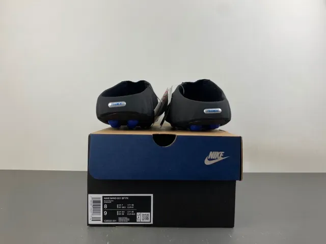 Nike Chaussons Noir Bleu Marine Semelle de Caoutchouc Moldée Panneau Latéral Perforé 15