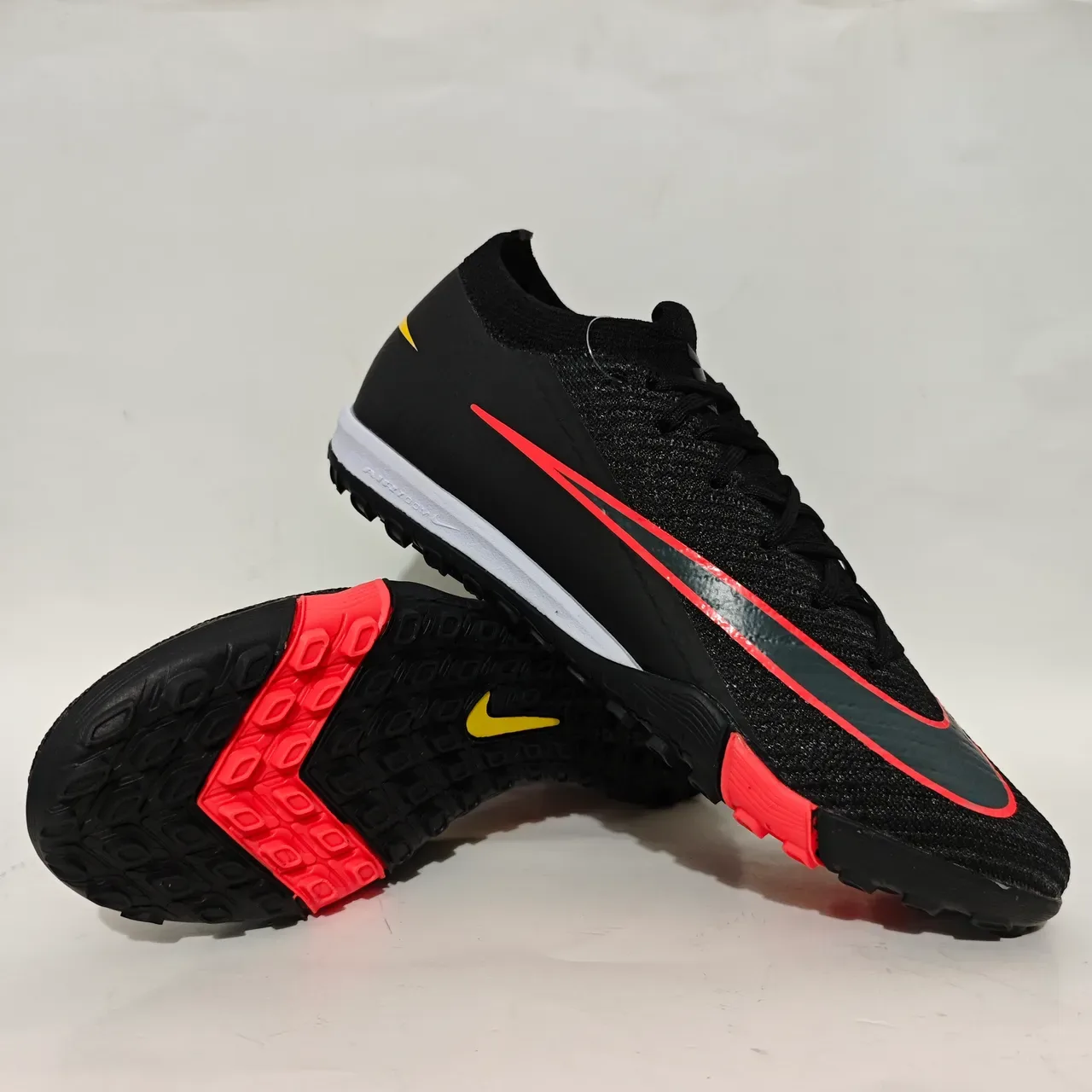 Nike Black Red Knit Sock-Fit Upper Low-Profile Outsole Turf Soccer Shoes 11
