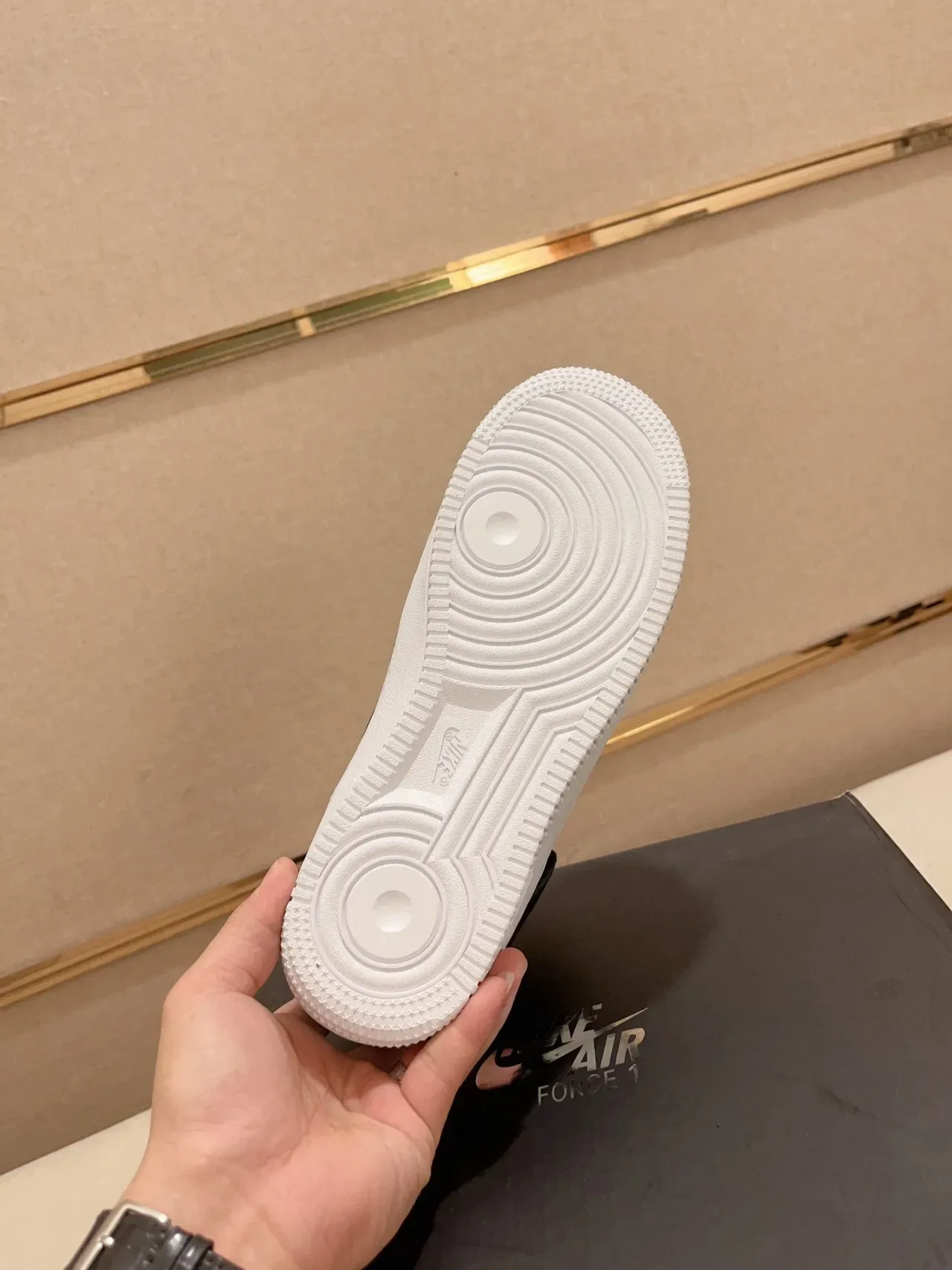 Nike Tênis Lifestyle Preto e Branco com Painéis de Camurça e Couro Alto 2