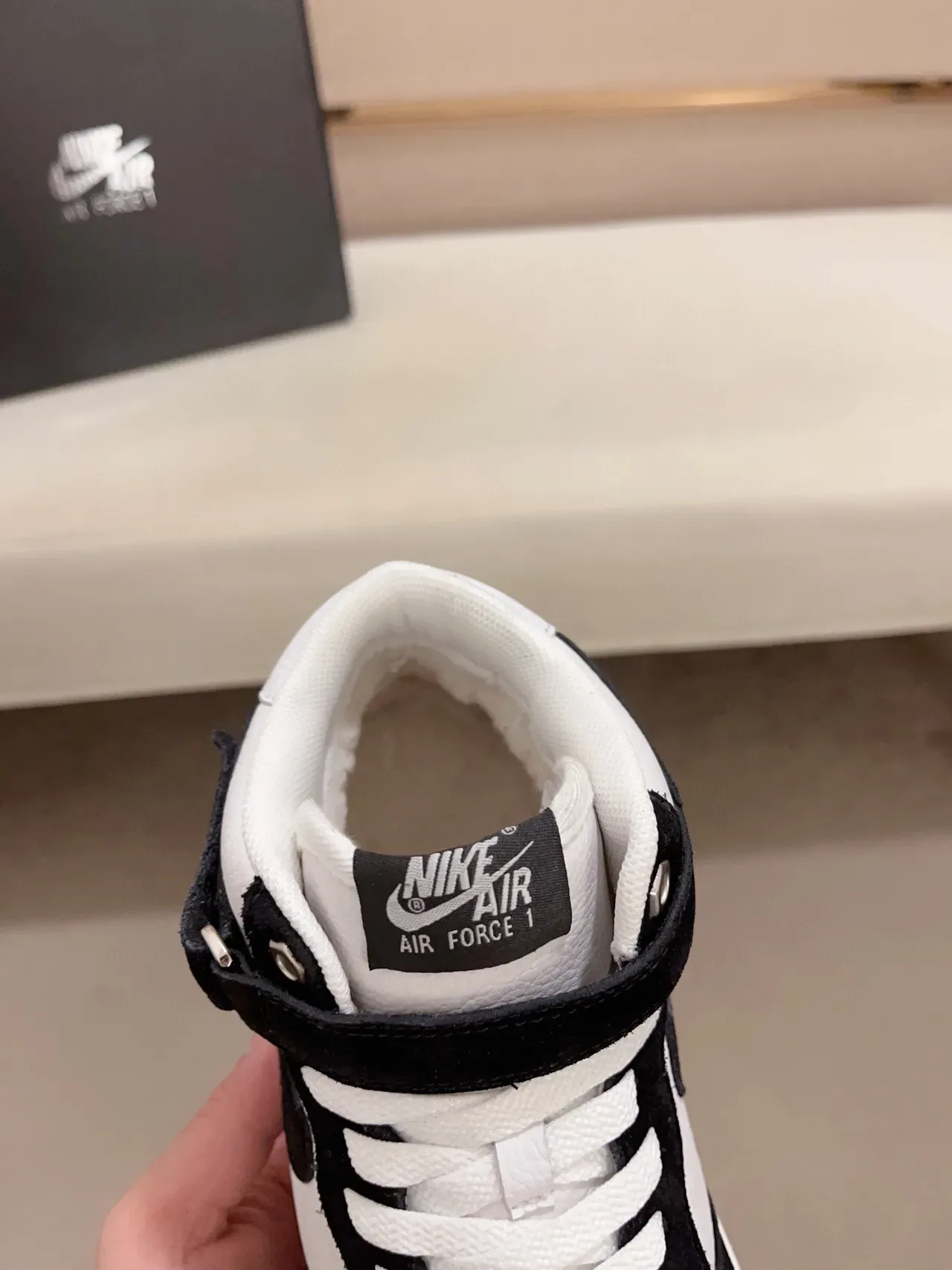Nike Tênis Lifestyle Preto e Branco com Painéis de Camurça e Couro Alto 5