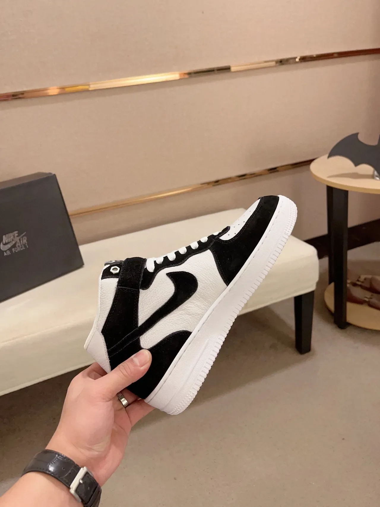 Nike Tênis Lifestyle Preto e Branco com Painéis de Camurça e Couro Alto 6