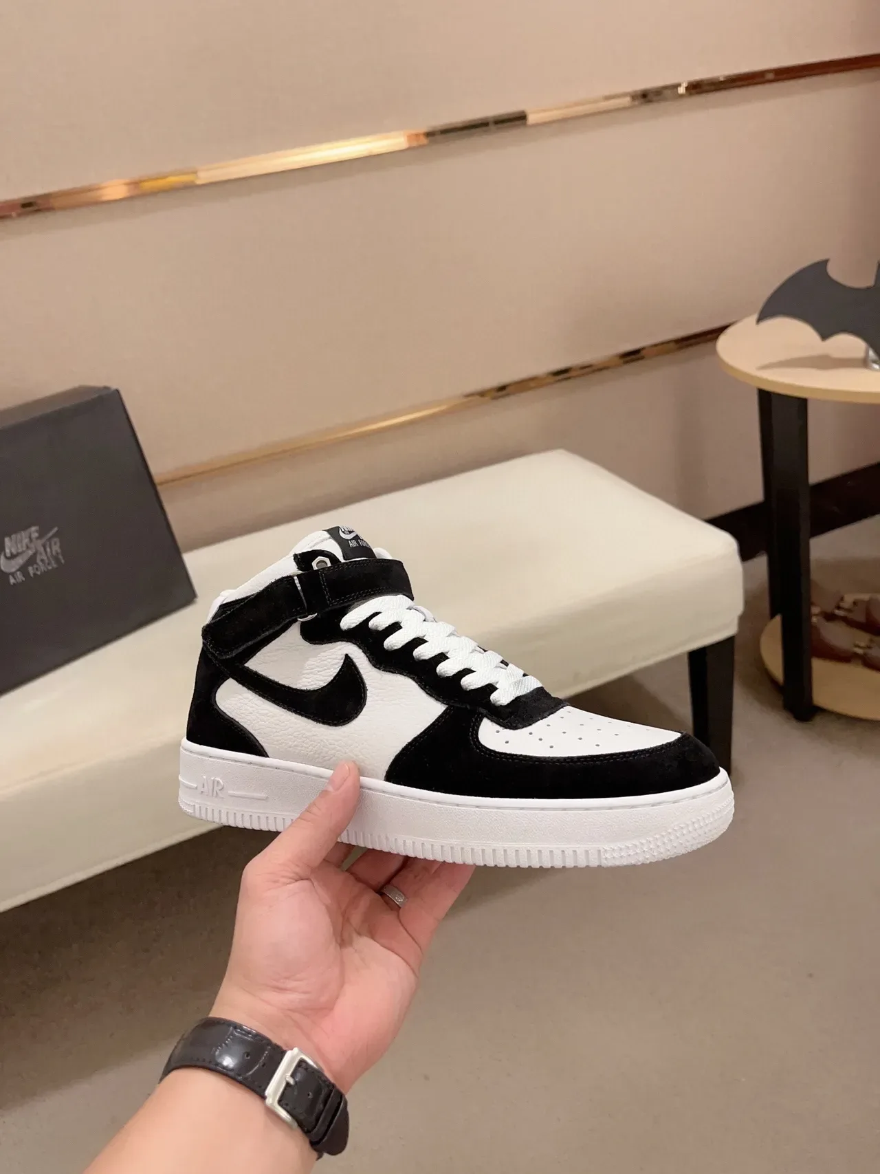 Nike Tênis Lifestyle Preto e Branco com Painéis de Camurça e Couro Alto 7