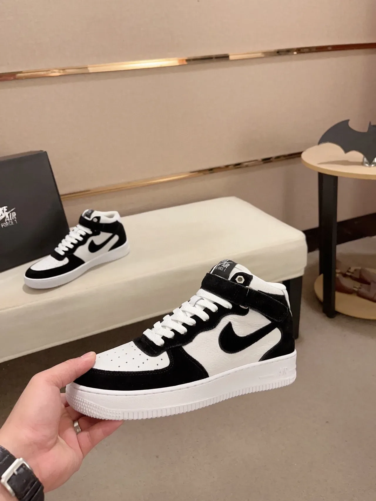 Nike Tênis Lifestyle Preto e Branco com Painéis de Camurça e Couro Alto 8
