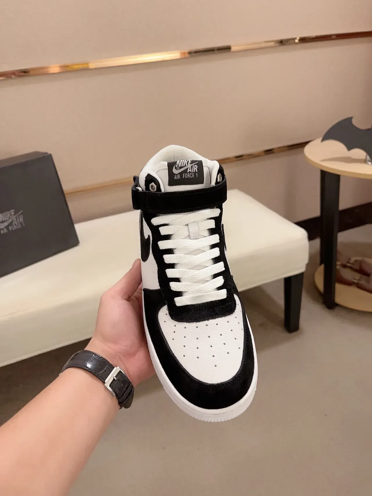 Nike Tênis Lifestyle Preto e Branco com Painéis de Camurça e Couro Alto 9