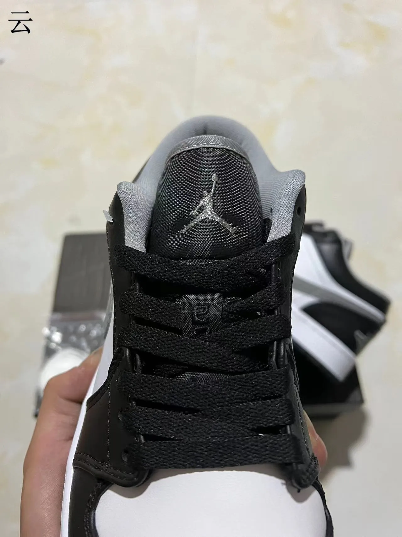 Nike Black White Low-Top Leather-Suede Mix Lifestyle Sneakers 5