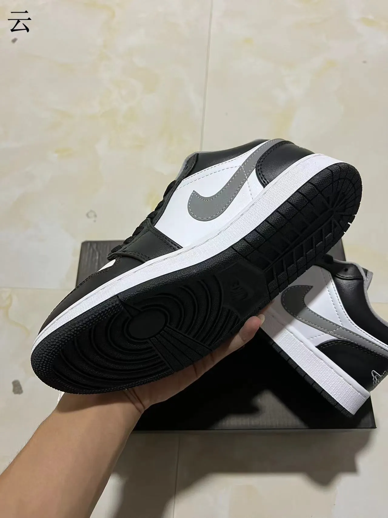 Nike Black White Low-Top Leather-Suede Mix Lifestyle Sneakers 6