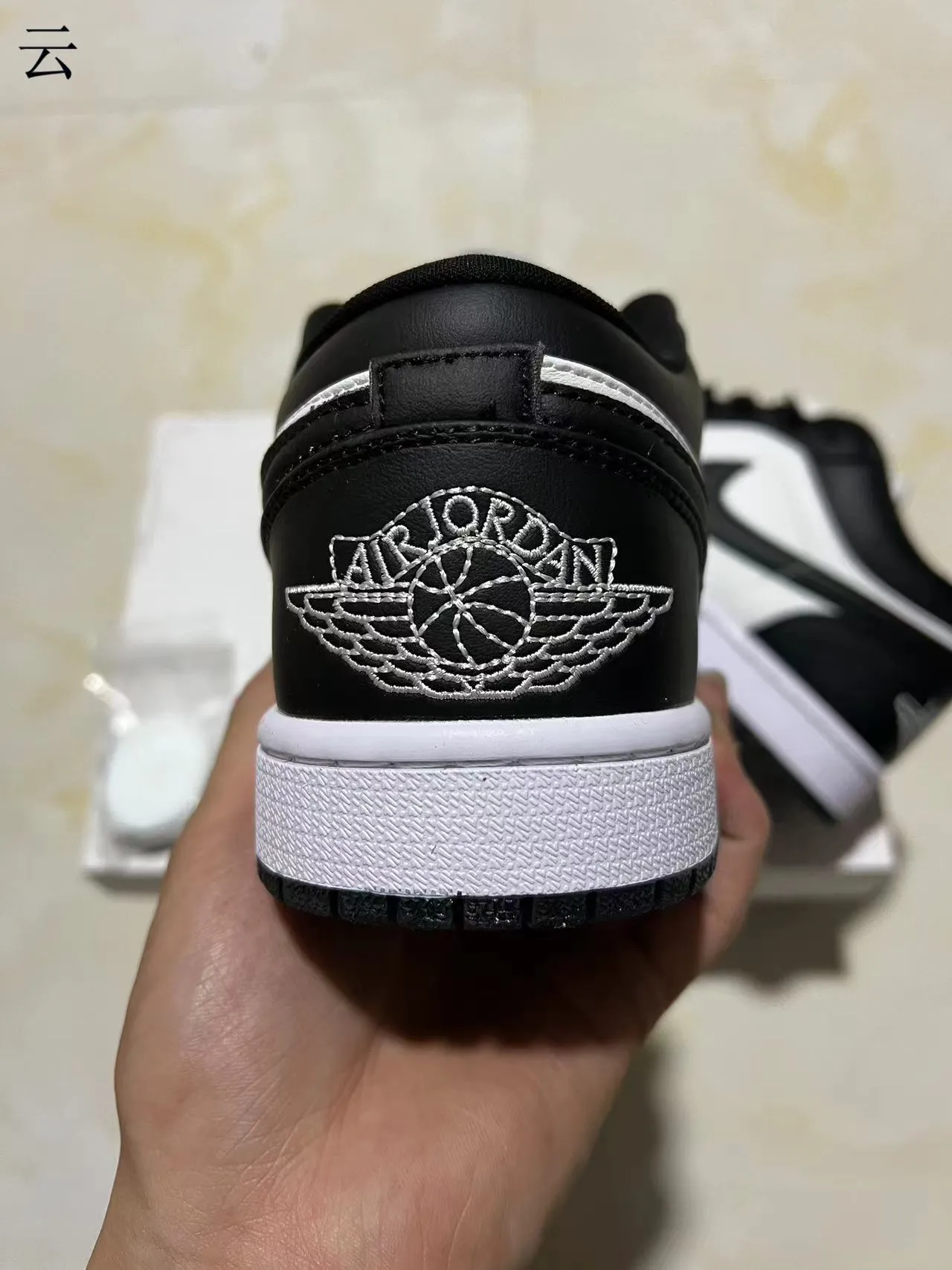 Nike Black White Low-Top Leather-Suede Mix Lifestyle Sneakers 19