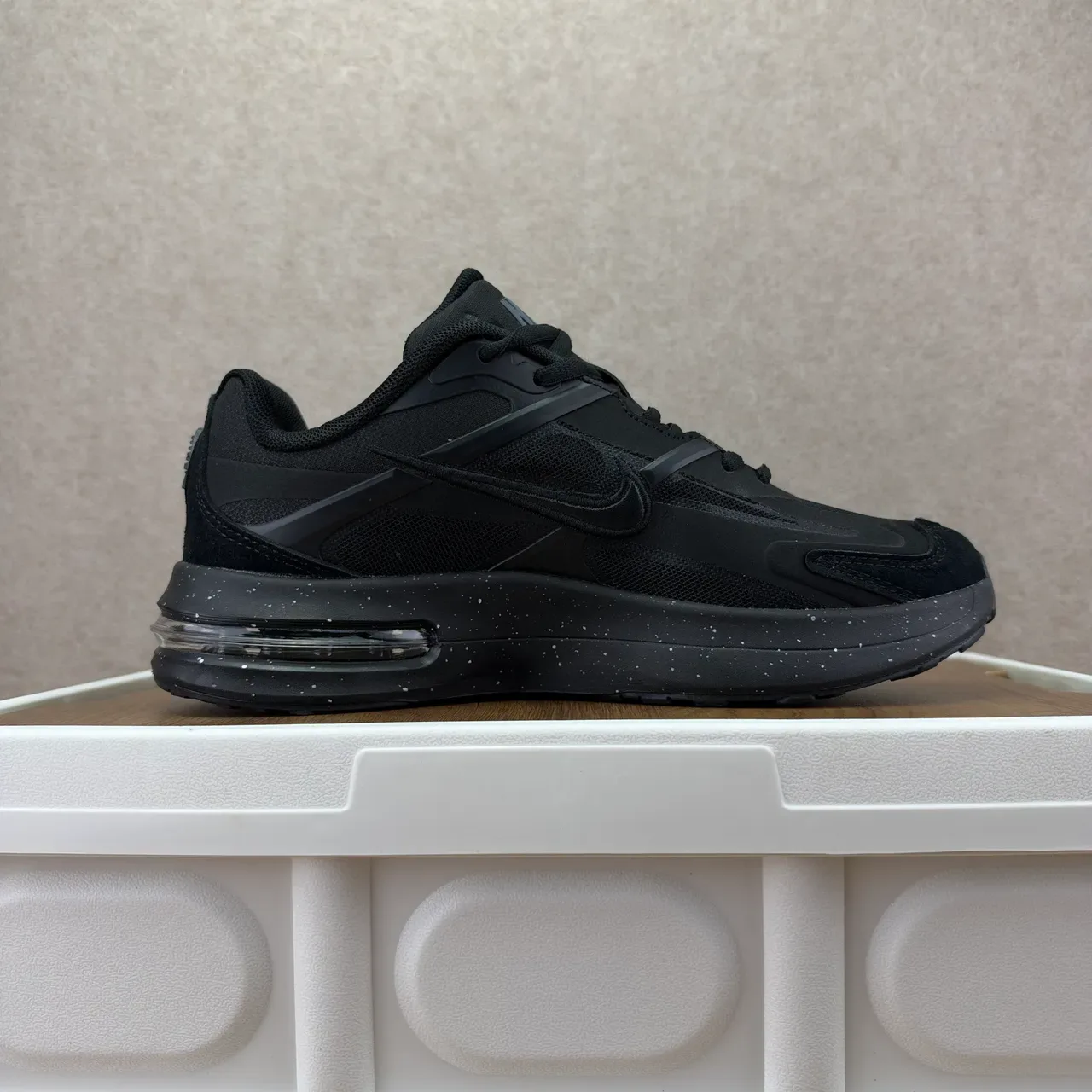 Nike Black White Speckled Midsole Lifestyle Sneakers 2