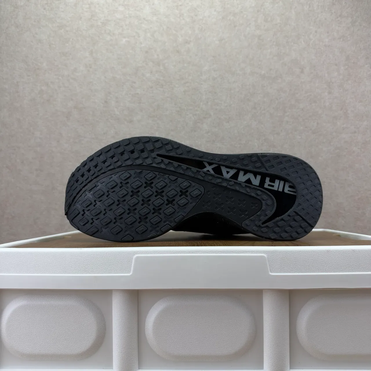 Nike Black White Speckled Midsole Lifestyle Sneakers 6