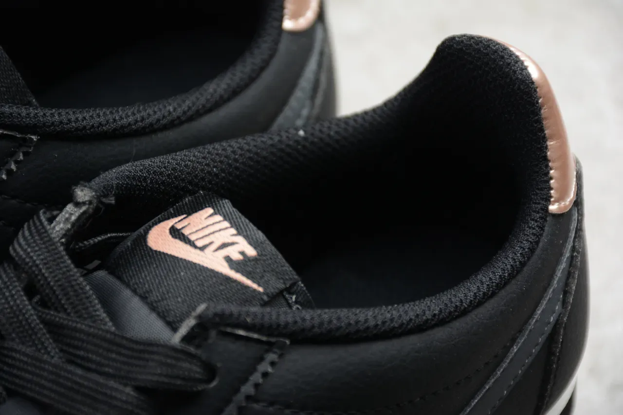Nike Cortez Tênis Lifestyle Pretos e Ouro Rosa 8