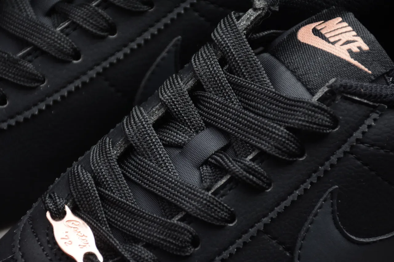 Nike Cortez Tênis Lifestyle Pretos e Ouro Rosa 9