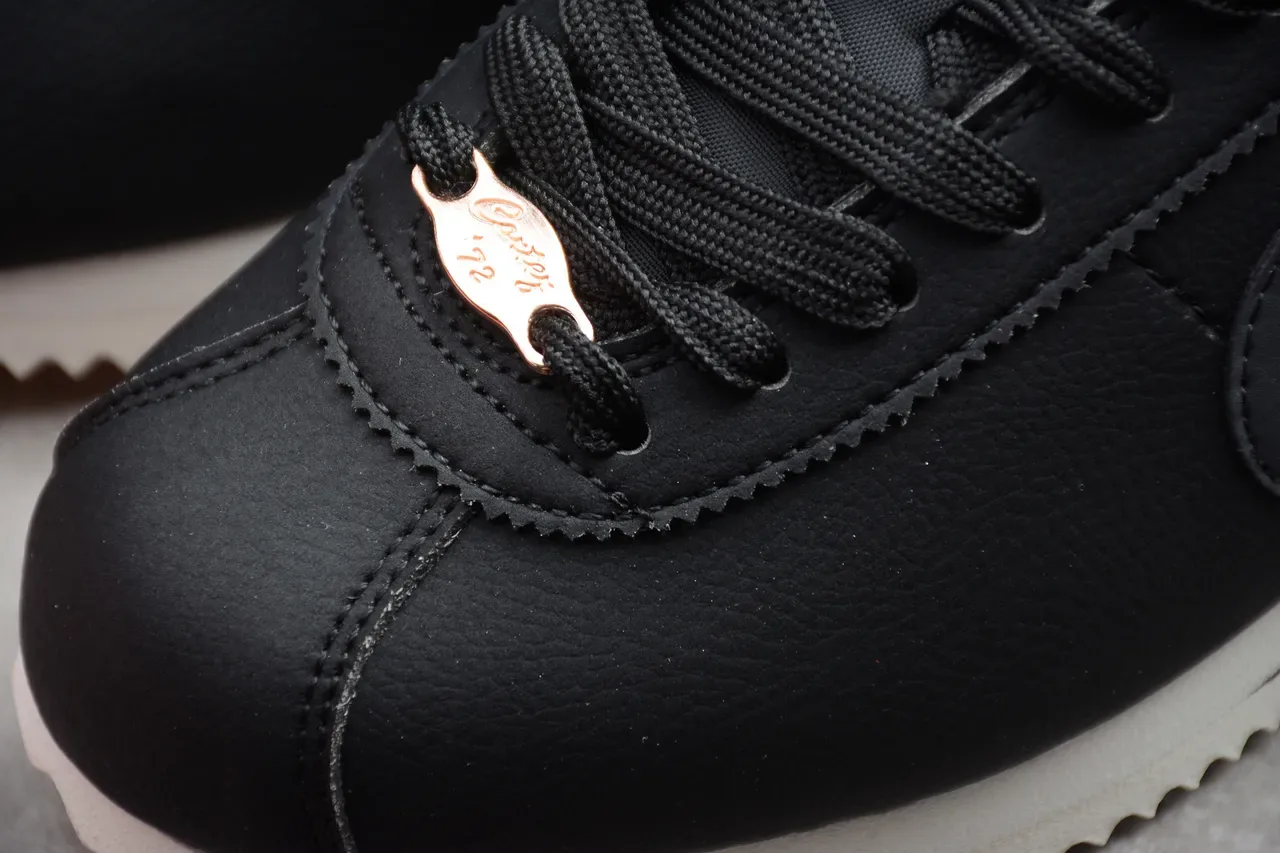 Nike Cortez Tênis Lifestyle Pretos e Ouro Rosa 10