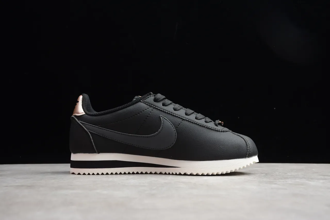 Nike Cortez Tênis Lifestyle Pretos e Ouro Rosa 15