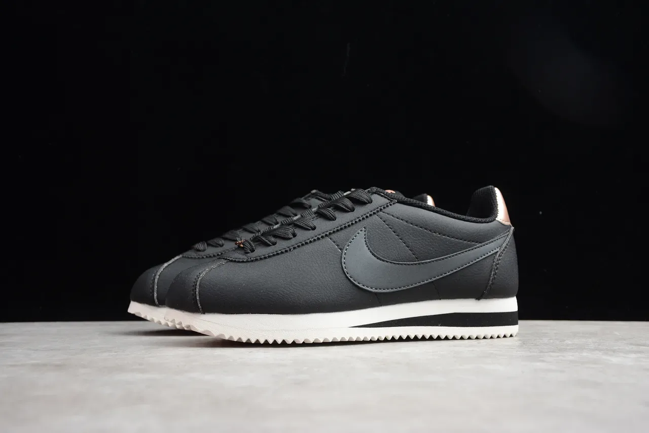 Nike Cortez Tênis Lifestyle Pretos e Ouro Rosa 16