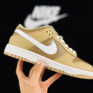 Nike Dunk Low sneakers lifestyle beige et blanc