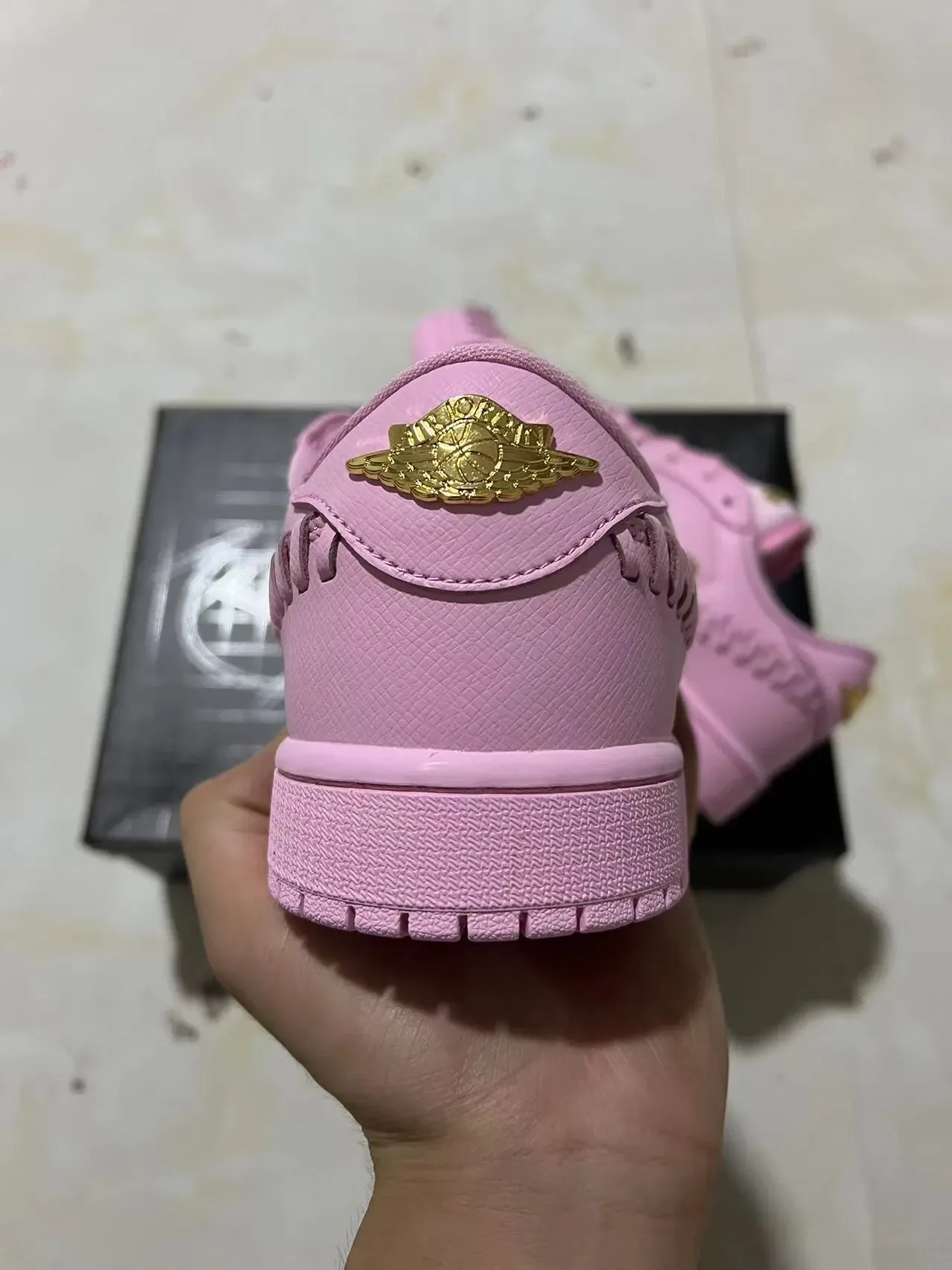 Nike Dunk Low 粉金金属生活方式运动鞋 8