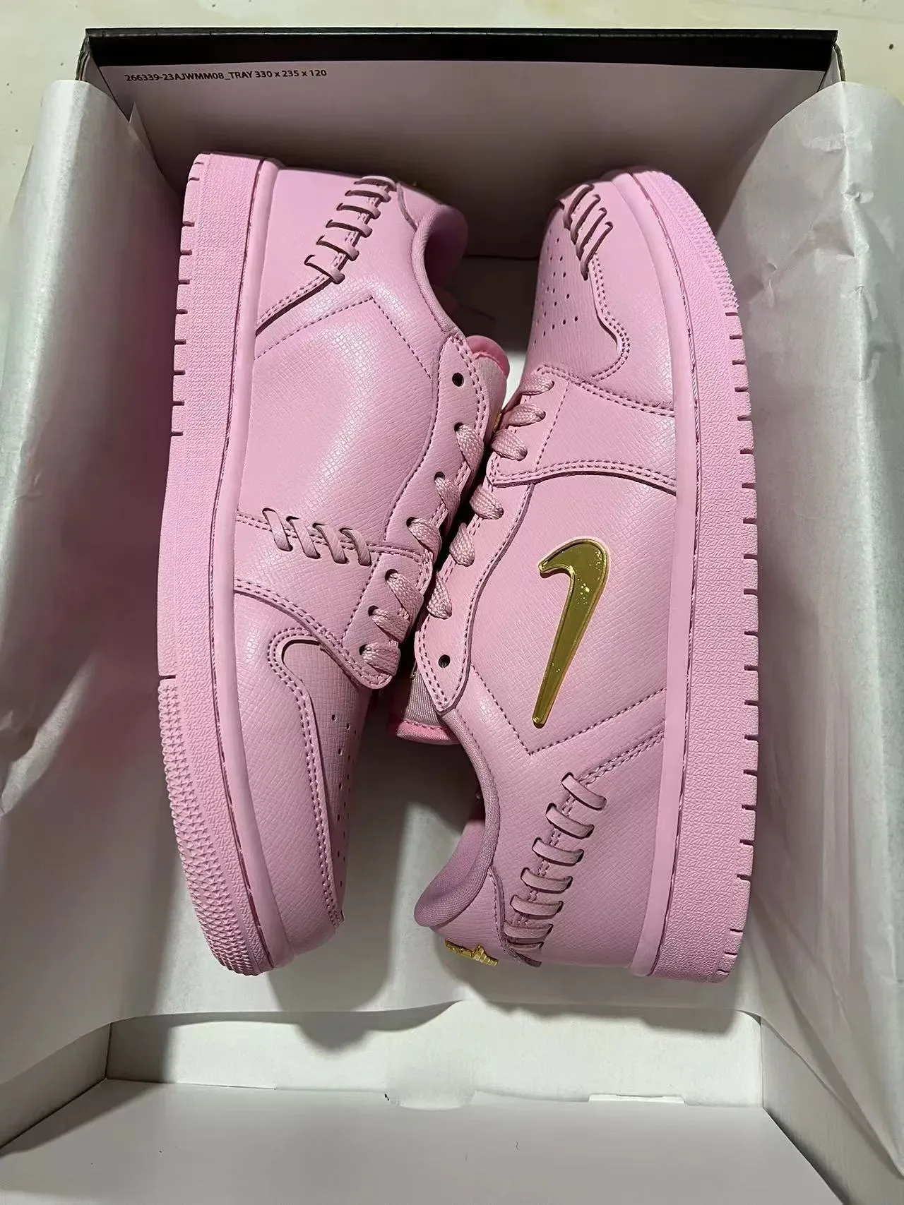 Nike Dunk Low 粉金金属生活方式运动鞋 9