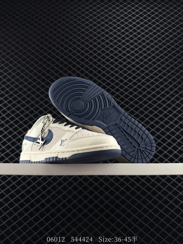 Nike Dunk SB Low Beige Navy Chaussures de Skateboard Co-Branded 3