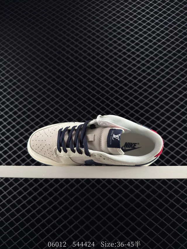Nike Dunk SB Low Beige Navy Chaussures de Skateboard Co-Branded 6