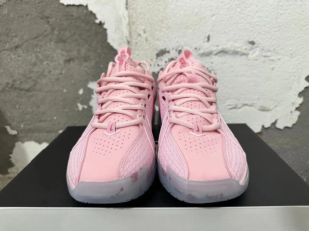 Nike G.T. Cut पिंक फ्लोरल प्रिंट बास्केटबॉल जूते 3