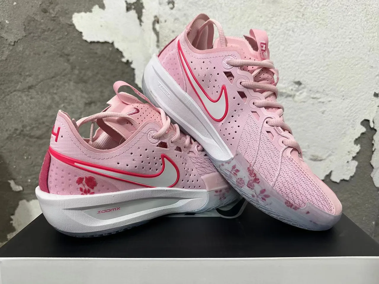 Nike G.T. Cut पिंक फ्लोरल प्रिंट बास्केटबॉल जूते 5