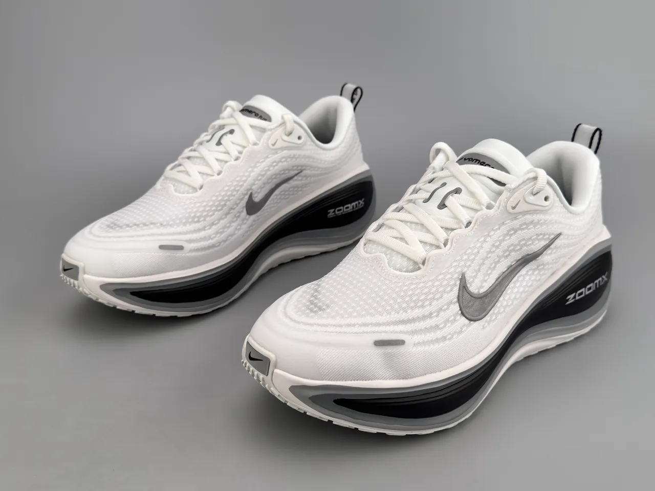 Nike Invincible Run White Gray Engineered Mesh Upper Full-Length ZoomX Cushioning Running Shoes 6