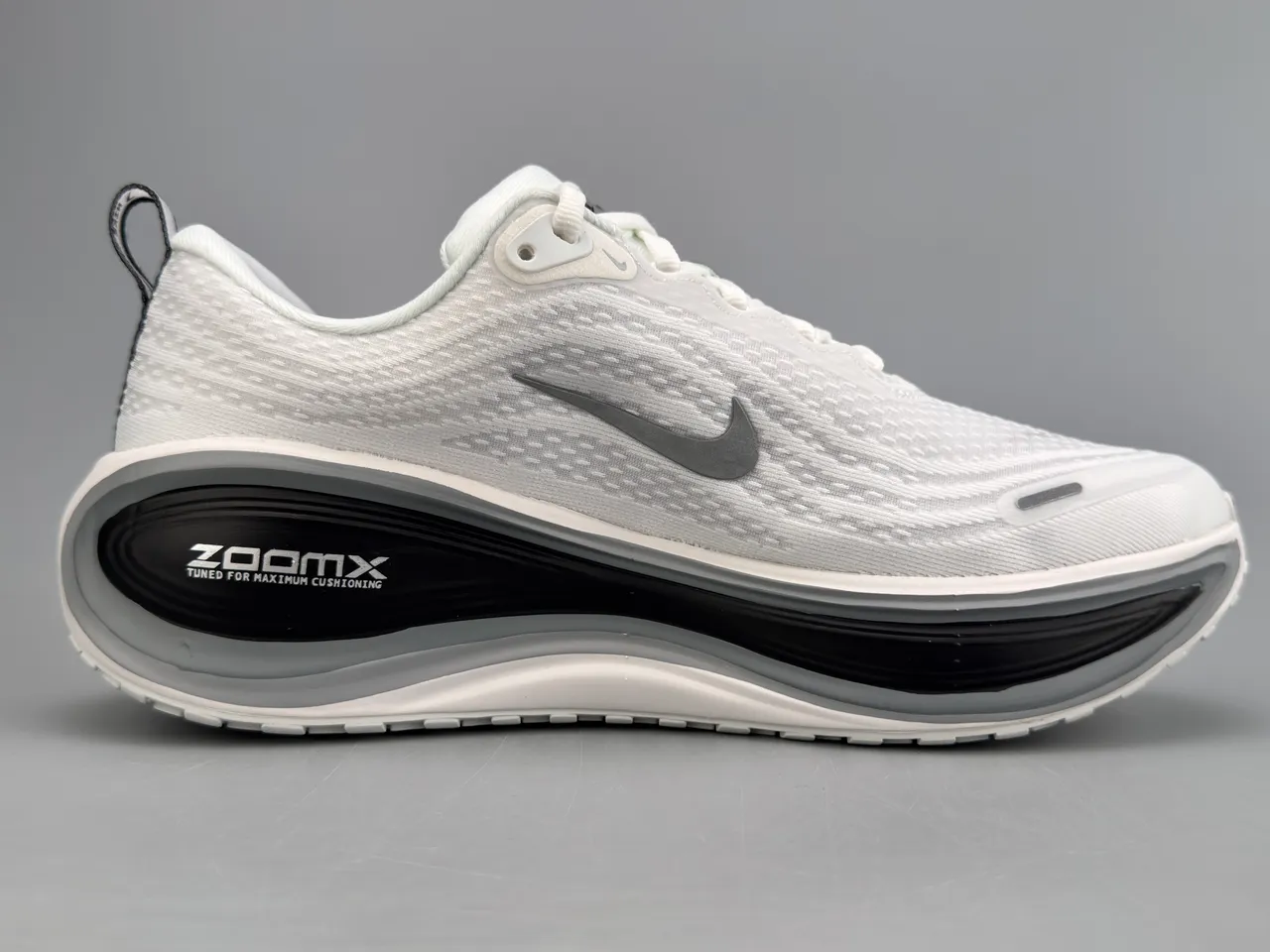 Nike Invincible Run White Gray Engineered Mesh Upper Full-Length ZoomX Cushioning Running Shoes 10