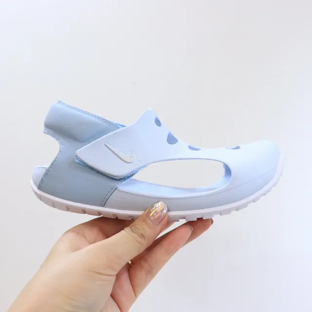 Nike Kids Kawa-style sandalias casual rosa y negro 24