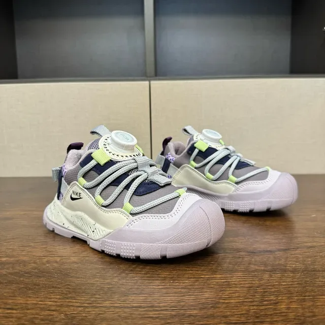Nike Kids Toggle-Closure Speckled Outdoor Sneaker 5