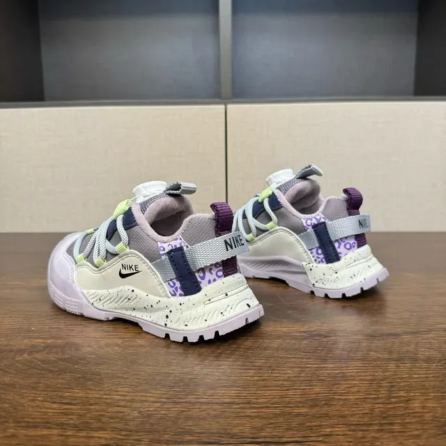 Nike Kids Toggle-Closure Speckled Outdoor Sneaker 7