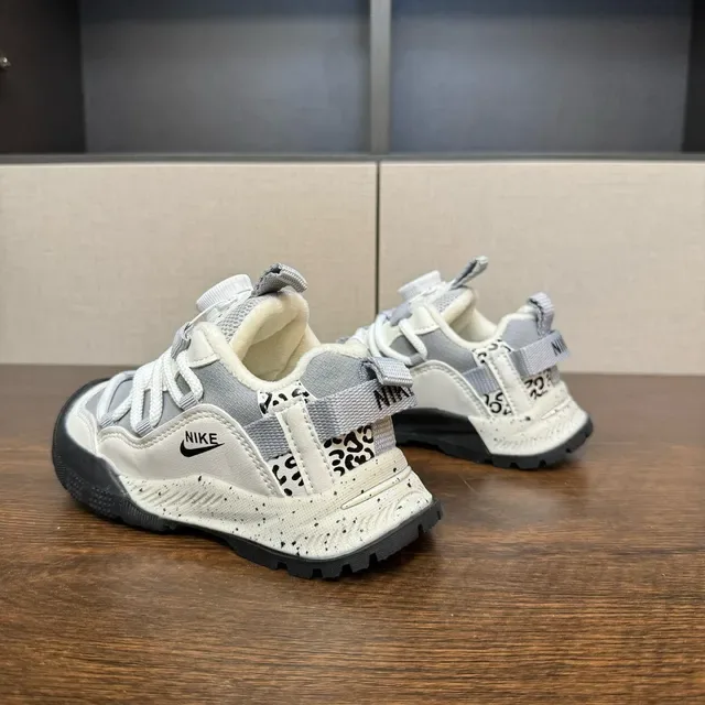 Nike Kids Toggle-Closure Speckled Outdoor Sneaker 15