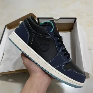 Nike Navy Black লো-টপ লেদার এবং সিন্থেটিক আপার লাইফস্টাইল স্নিকার