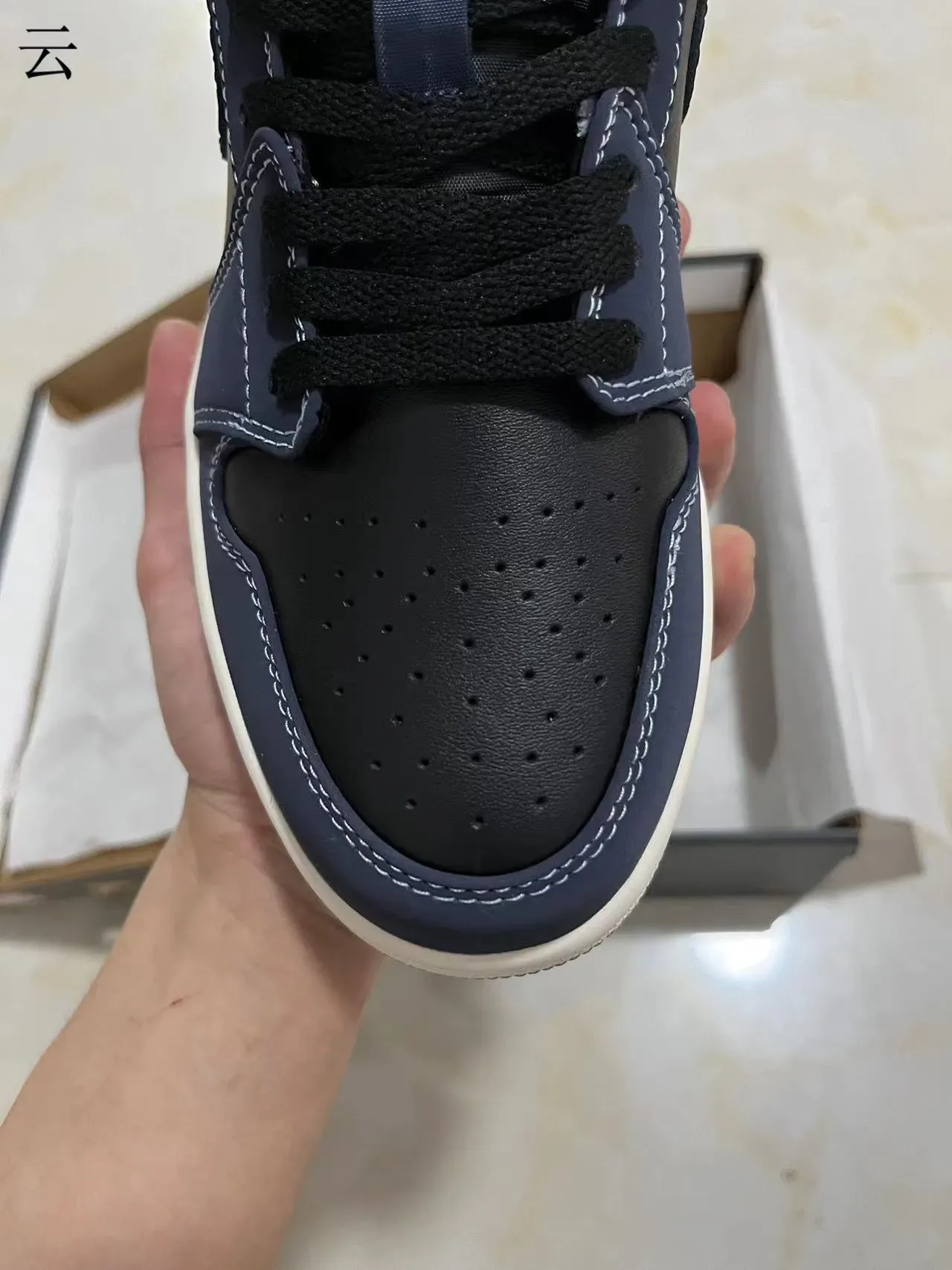 Nike Navy Black Low-Top Leather And Synthetic Upper Lifestyle Sneakers 3