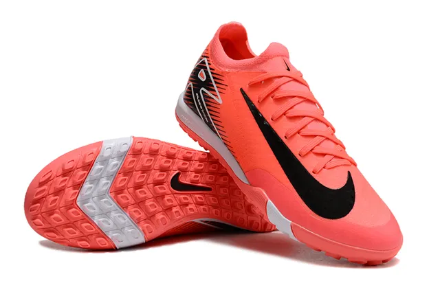 Nike Chaussures de football turf orange et noir à coupe basse avec col à emboîtement chaussette 4