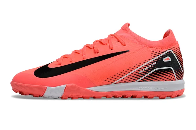 Nike Chaussures de football turf orange et noir à coupe basse avec col à emboîtement chaussette 7