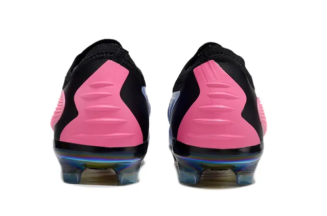 Nike Phantom GT Noir Rose Lacets bas Tricot supérieur Recouvrement synthétique asymétrique Terrain ferme Chaussures de football 4