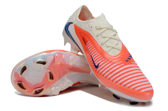 Nike Phantom GT Tênis de futebol laranja bege com upper de malha low-cut, Swoosh iridescente holográfico para terreno firme 4