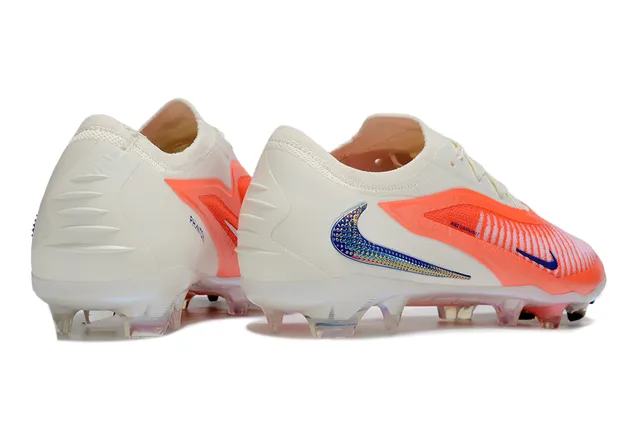 Nike Phantom GT Tênis de futebol laranja bege com upper de malha low-cut, Swoosh iridescente holográfico para terreno firme 6