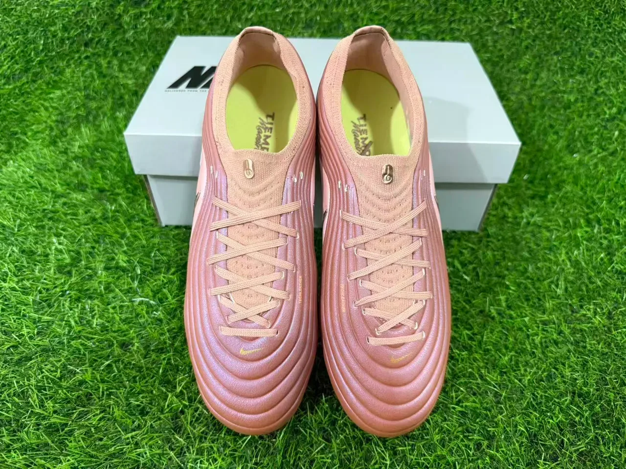 Nike Phantom GT Rose Gold Holographic Firm-Ground أحذية كرة القدم للأرض الصلبة 6
