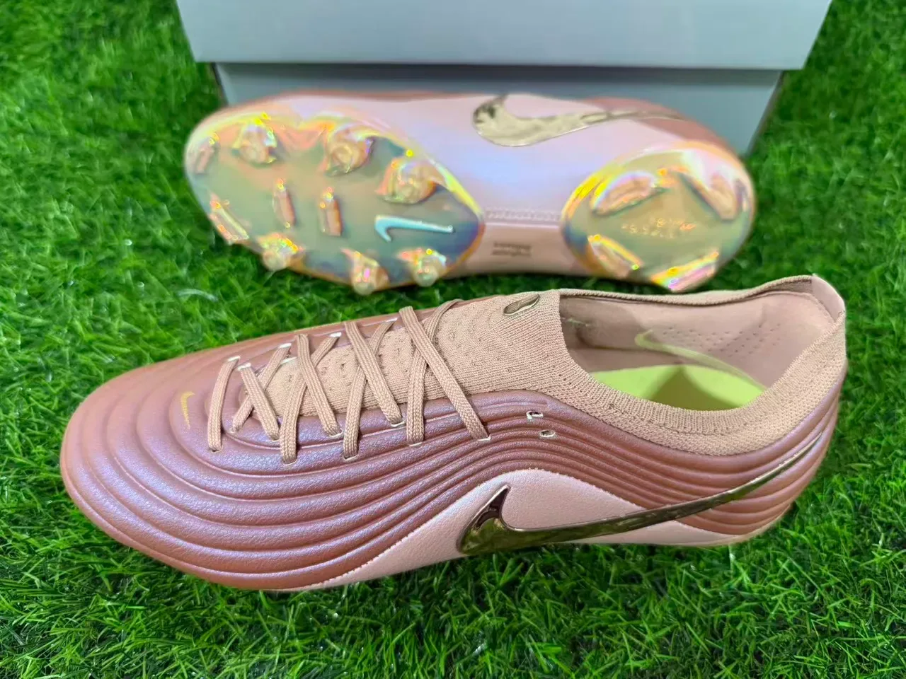 Nike Phantom GT Rose Gold Holographic Firm-Ground أحذية كرة القدم للأرض الصلبة 7