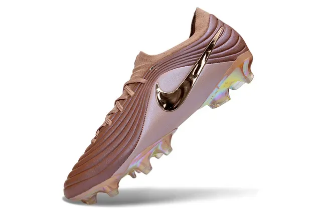 Nike Phantom GT Rose Gold Holographic Firm-Ground أحذية كرة القدم للأرض الصلبة 12