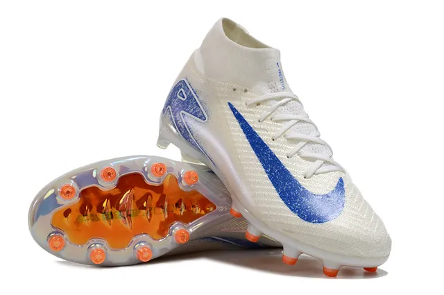Nike Phantom GT Zapatos de fútbol con upper de alta corte sock-fit y overlay gráfico en blanco y azul para suela firme 3