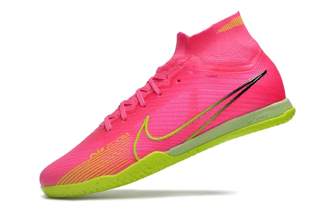 Nike Sapatos de futebol indoor rosa e verde com gola tipo meia Flyknit no upper 3