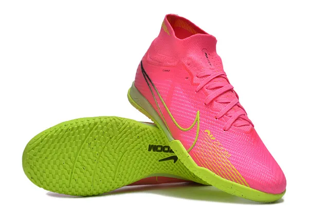 Nike Sapatos de futebol indoor rosa e verde com gola tipo meia Flyknit no upper 4
