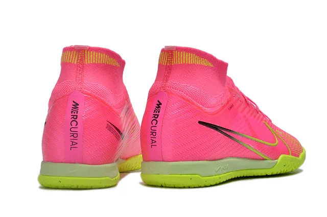 Nike Sapatos de futebol indoor rosa e verde com gola tipo meia Flyknit no upper 5