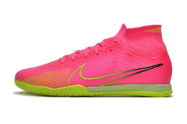 Nike Sapatos de futebol indoor rosa e verde com gola tipo meia Flyknit no upper 7