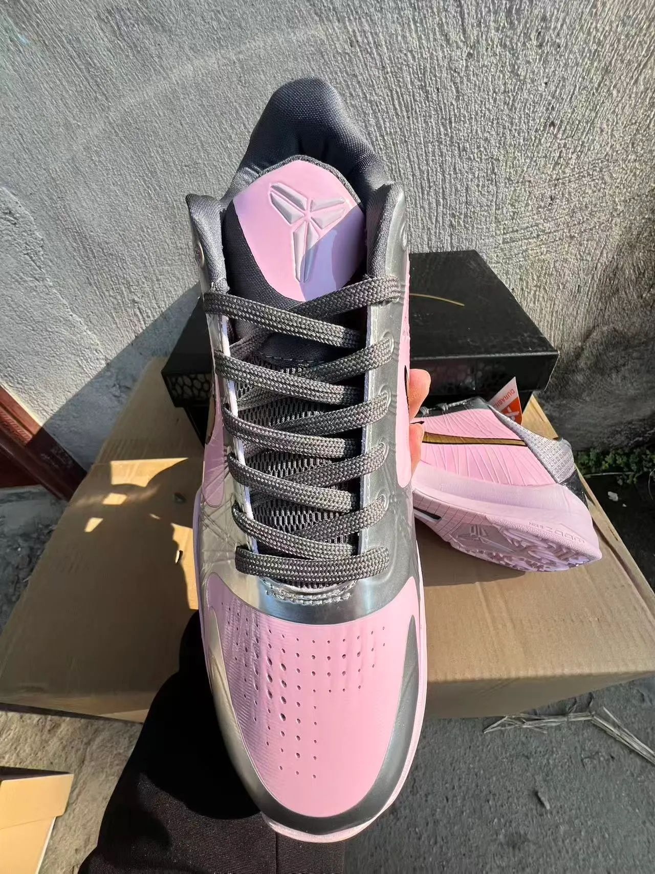 Nike Pink Silver Low-Top Silhouette Metallic Upper Basketball Shoes 3