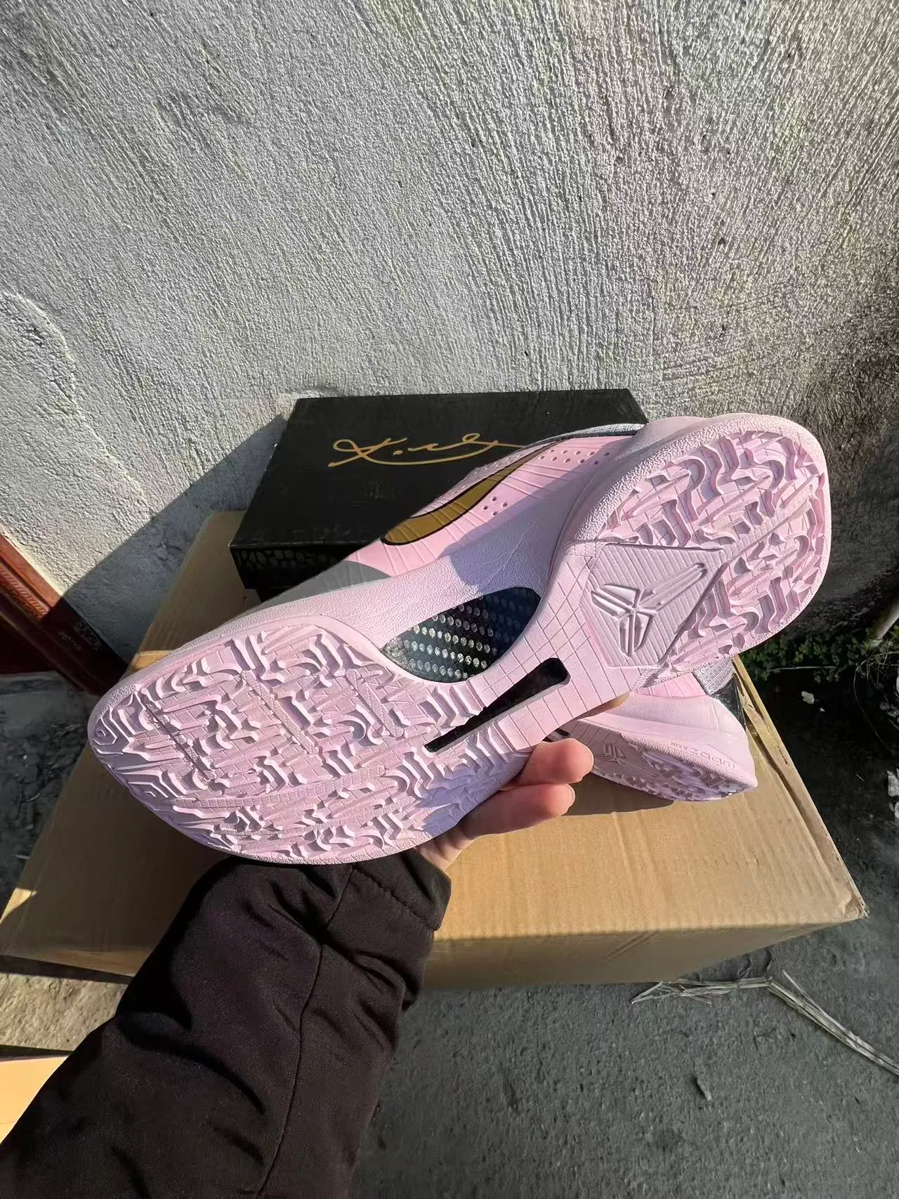 Nike Pink Silver Low-Top Silhouette Metallic Upper Basketball Shoes 6